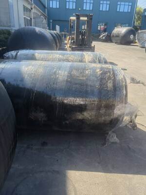 Фендеры с полиуретановой и резиновой пеной, предназначенные для предотвращения столкновений и повышения защиты от ударов