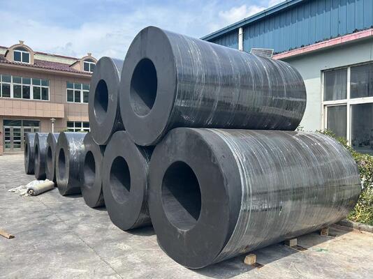 Weather Resistance Cylindrical Rubber Fenders Featuring High Energy Absorption Suitable for Tugboats Barges and Cargo Ships