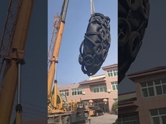 Загрузка резинового фендера Йокогамы в контейнер